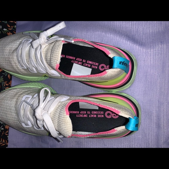 Nike React Infinity Run FK White/Black-Volt-Pink Glow CZ7993-100 - Picture 3 of 7